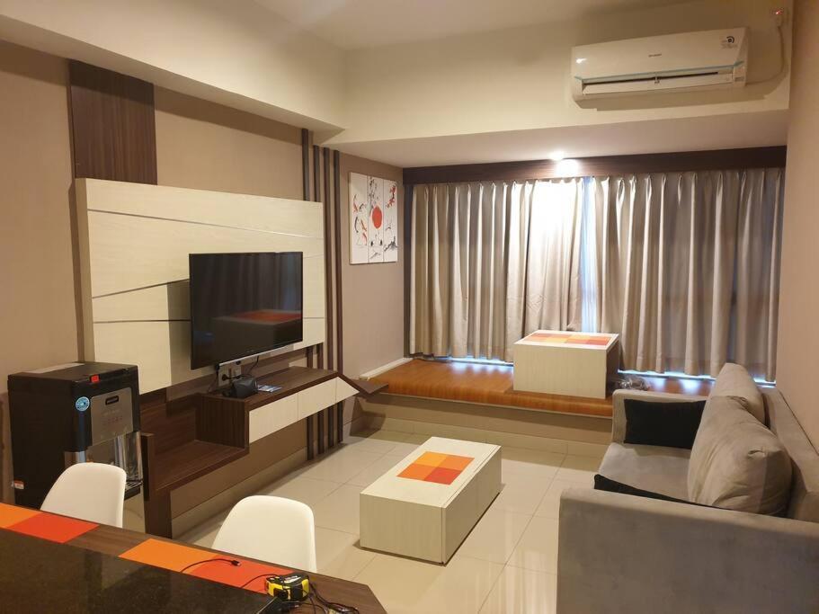 Cozy Room In Orange County Suite-Apartment In Lippo-Cikarang Cbd Esterno foto